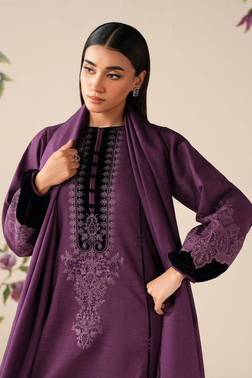 Baroque Luxury Collection – 3PC Embroidered Lawn Suit